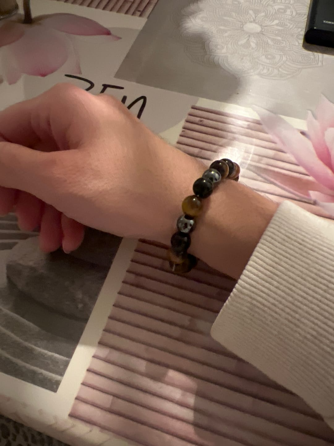 Customer photo review of Bracelet "3 Protections" en Oeil de Tigre, Hématite & Obsidienne Noire