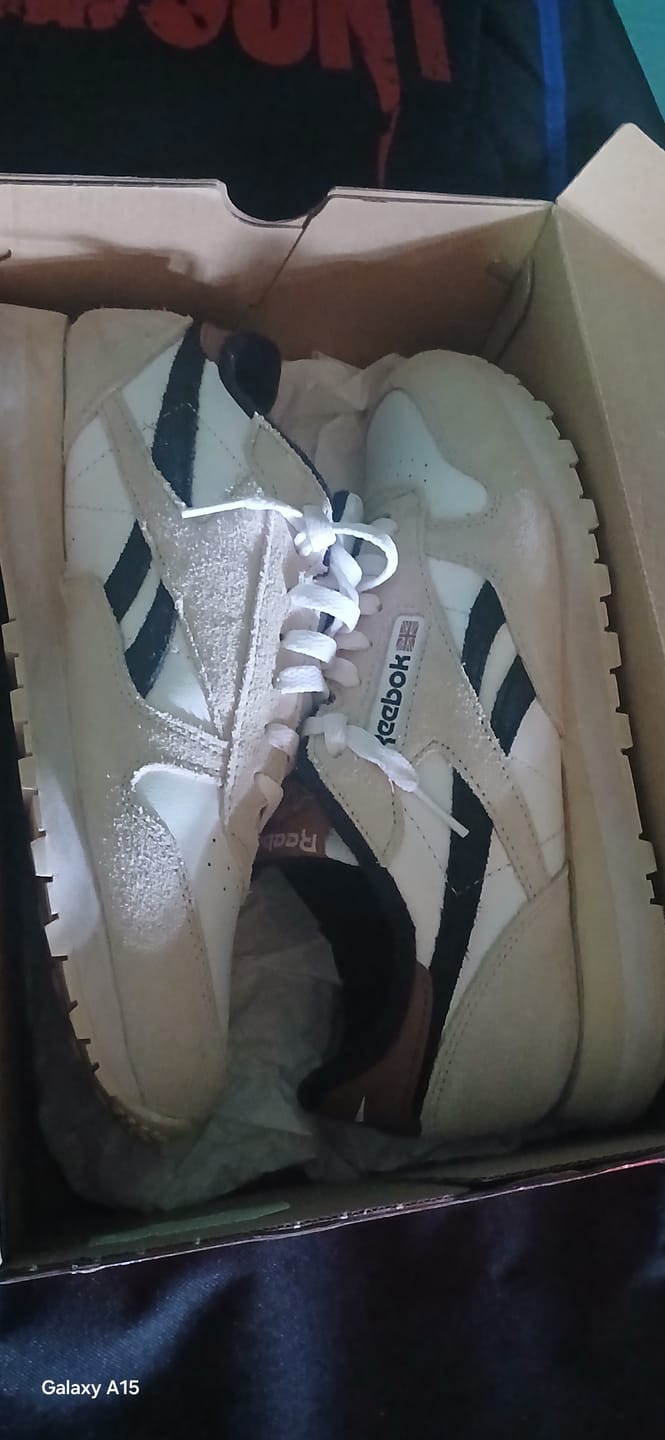 Customer photo review of Zapatillas Reebok Cl Leather Hombre Blanco