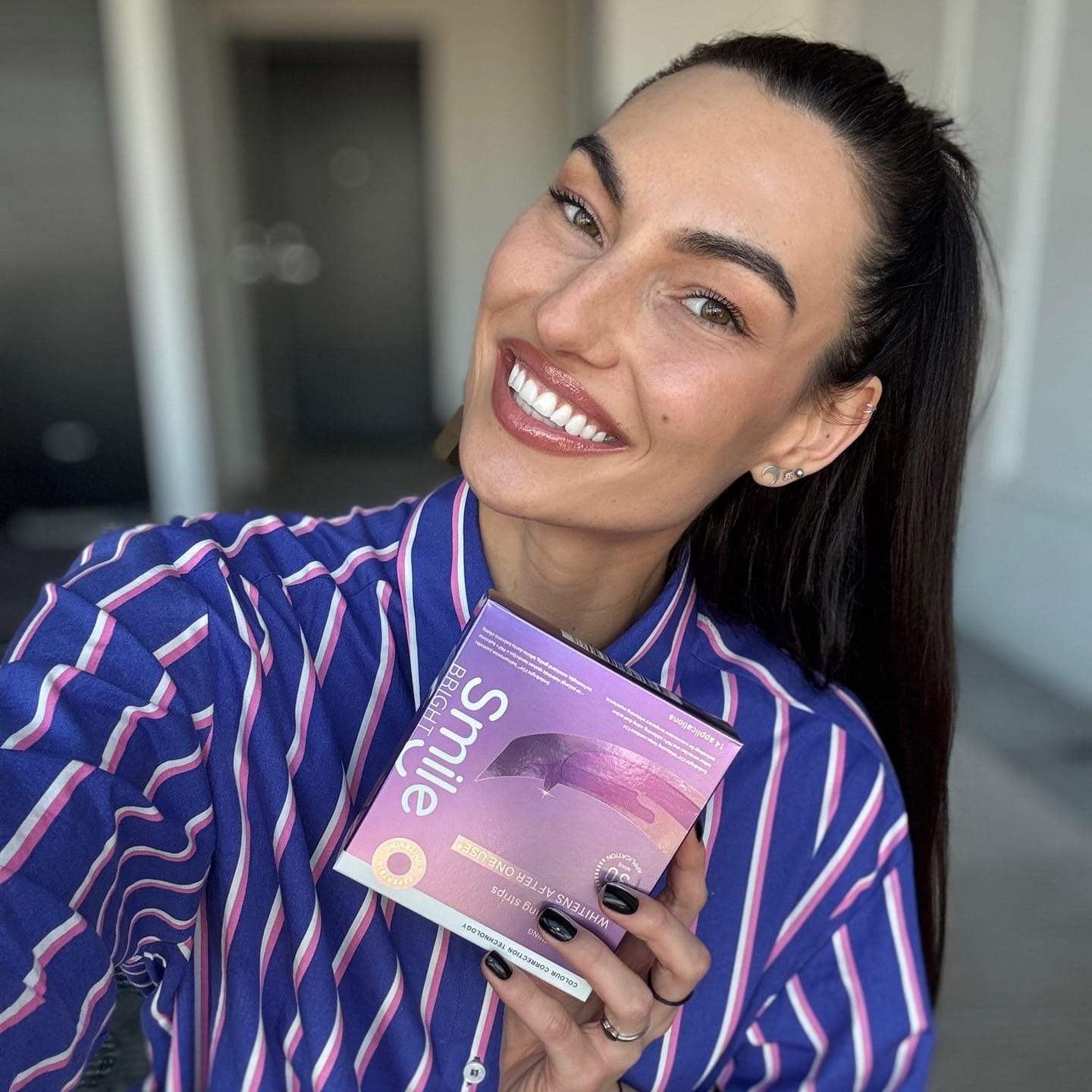 Customer photo review of V24 Violetinės Dantų Balinimo Juostelės