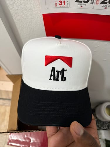Customer photo review of Art Snapback (White/Black)