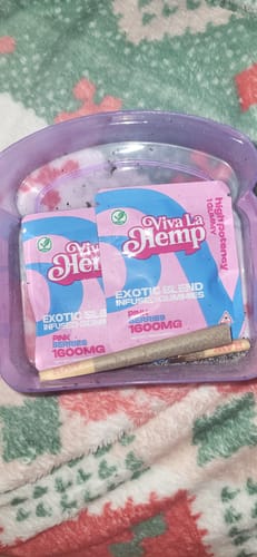 Customer photo review of LIT THC Diamond 2g Pre-Rolls Tubes - Maui Waui - Sativa