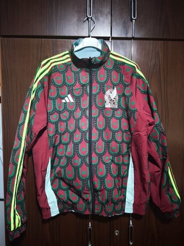 Customer photo review of Abrigo de Doble Cara México 24/25