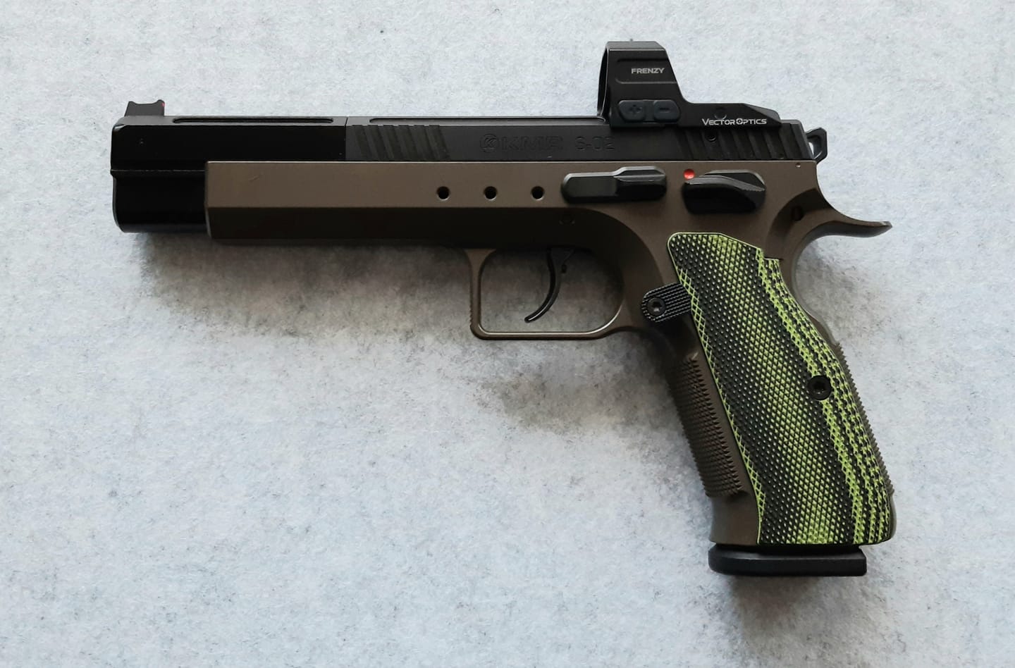 Customer photo review of Vector Optics SCRD-82 Frenzy 1x20x24 CZ Shadow 2