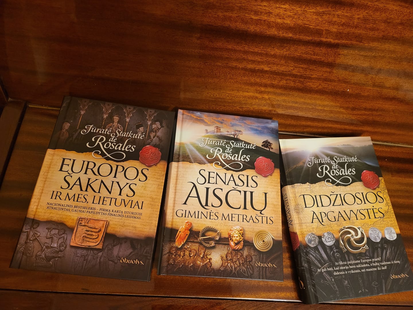 Customer photo review of Europos šaknys ir mes, lietuviai: kas iš tikrųjų nulėmė Europos istorijos kryptį – Romos imperijos legionai ar neįminti baltų tautų pėdsakai?