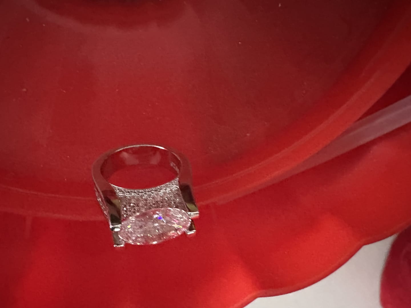 Customer photo review of Solarii New Arrived 5.0ct Oval Cut Engagement Ring
