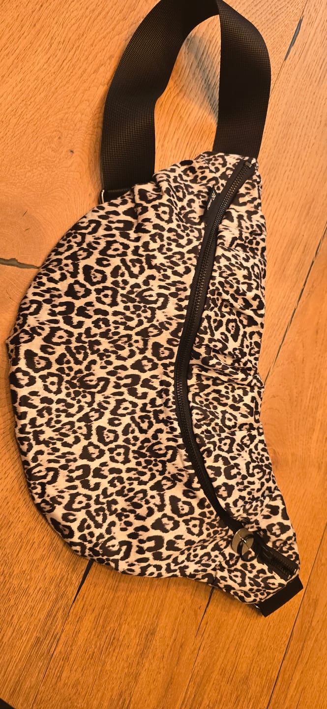 Customer photo review of פאוץ׳ גדול גיל