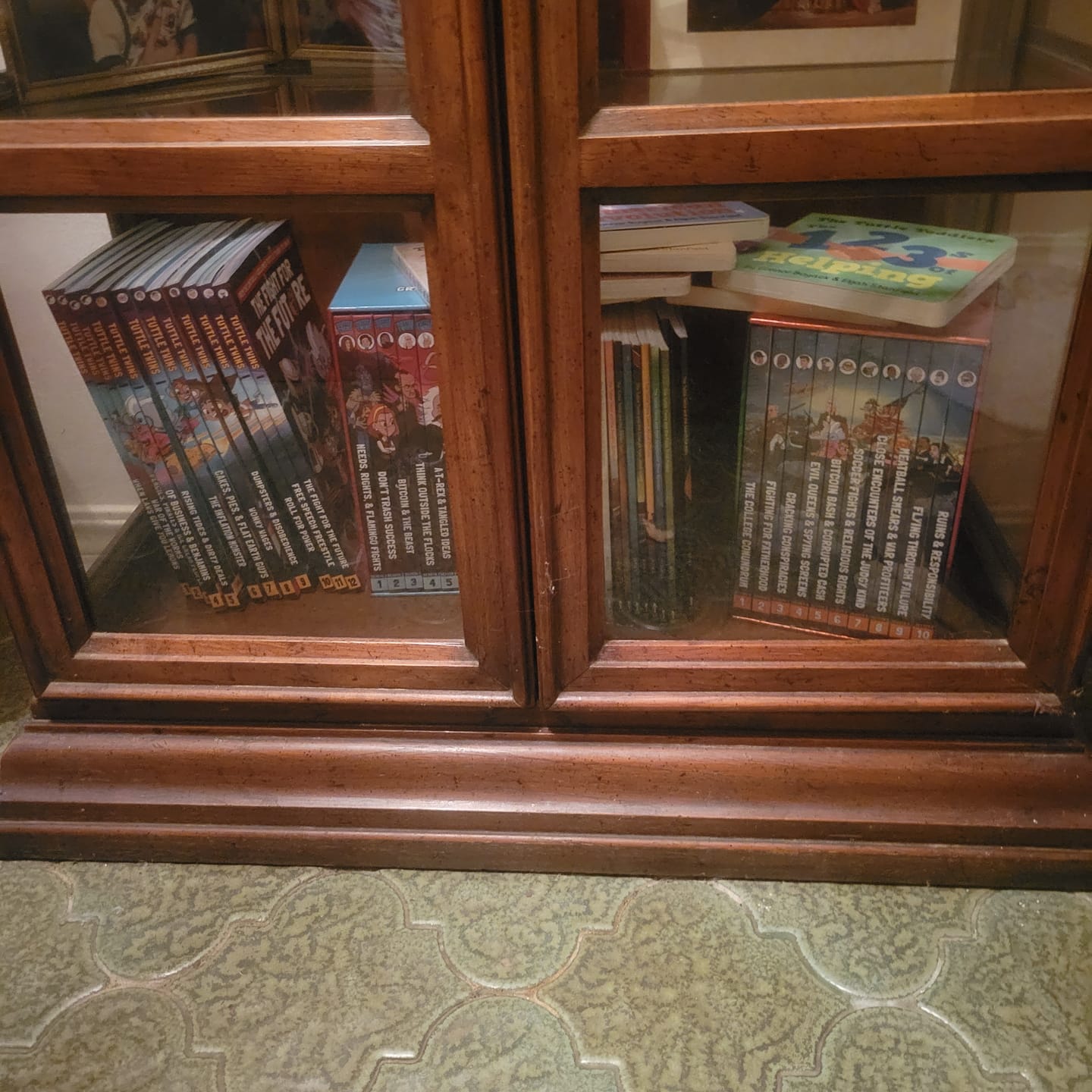 Customer photo review of Season 3 Graphic Novel Hardcover Box Set