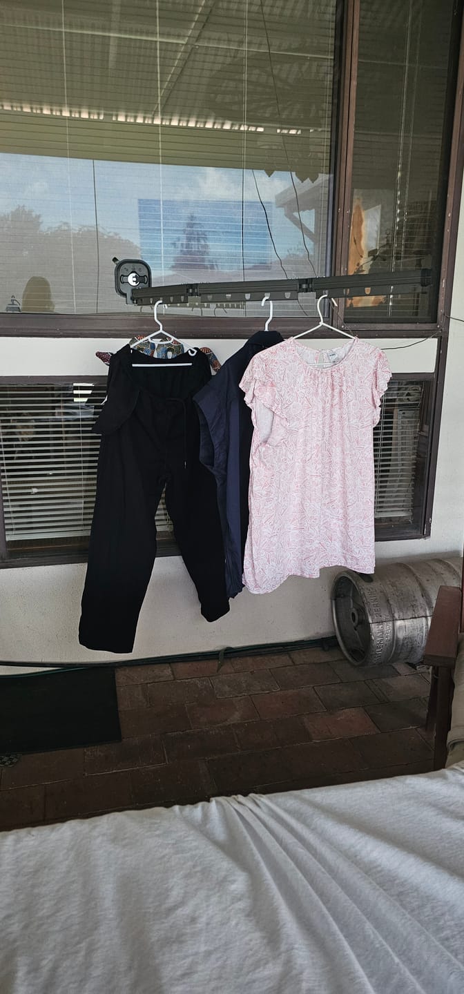 Customer photo review of Flowi™ Suction Clothes Hanger