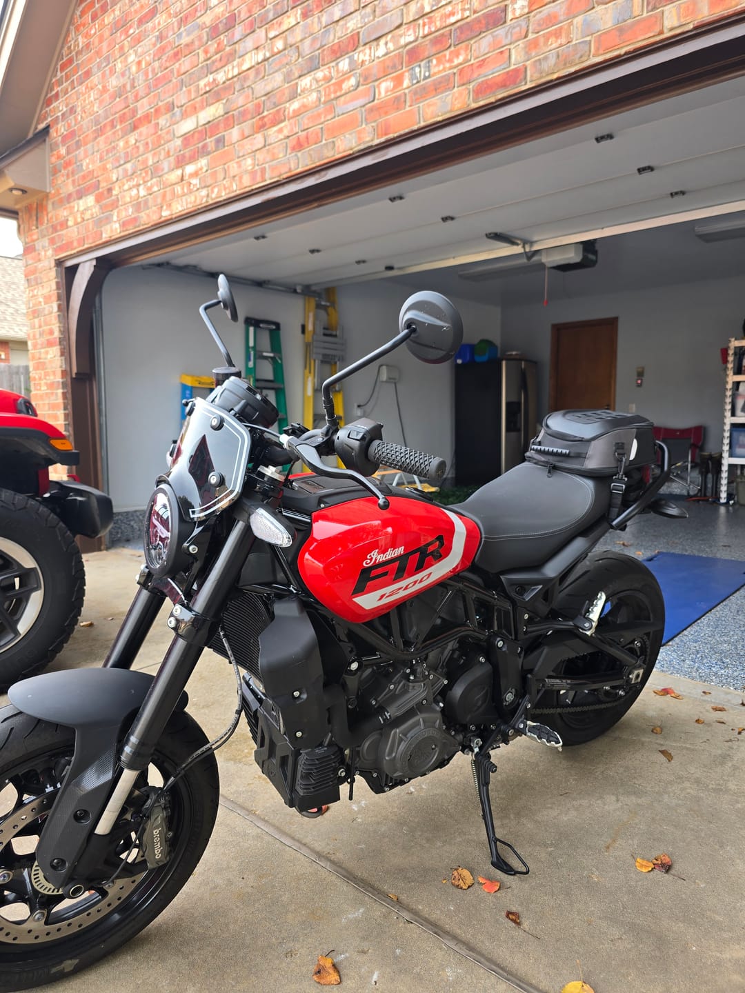 Customer photo review of 15L - Momentum Small Street/Sportbike Tail Bag