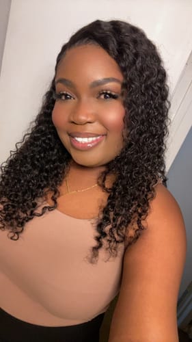 Tonique B. review of CurlyMe Pre-bleached Knots Wear Go Glueless Wig Pre-cut HD Lace Water Wave Human Hair image 1 out of 2