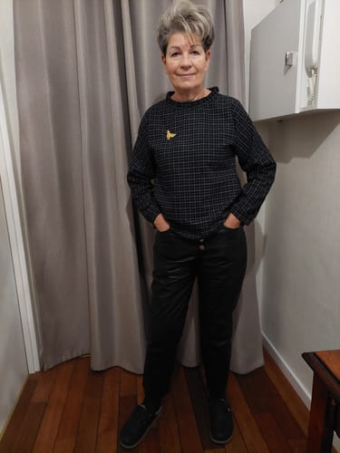Customer photo review of Blouse Janelle – Flanelle tartan noir, ivoire et camel
