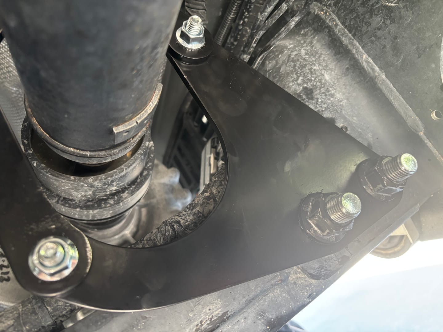 Customer photo review of 2019-2024 Ram 2500/3500 Front Driveshaft Loop Kit
