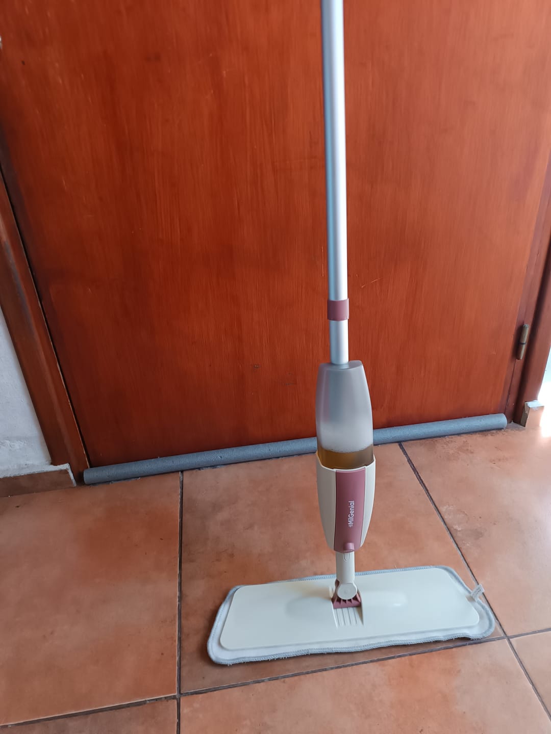 Customer photo review of Mopa Plana con Aspersor + 2 Repuestos de Regalo MilGenial