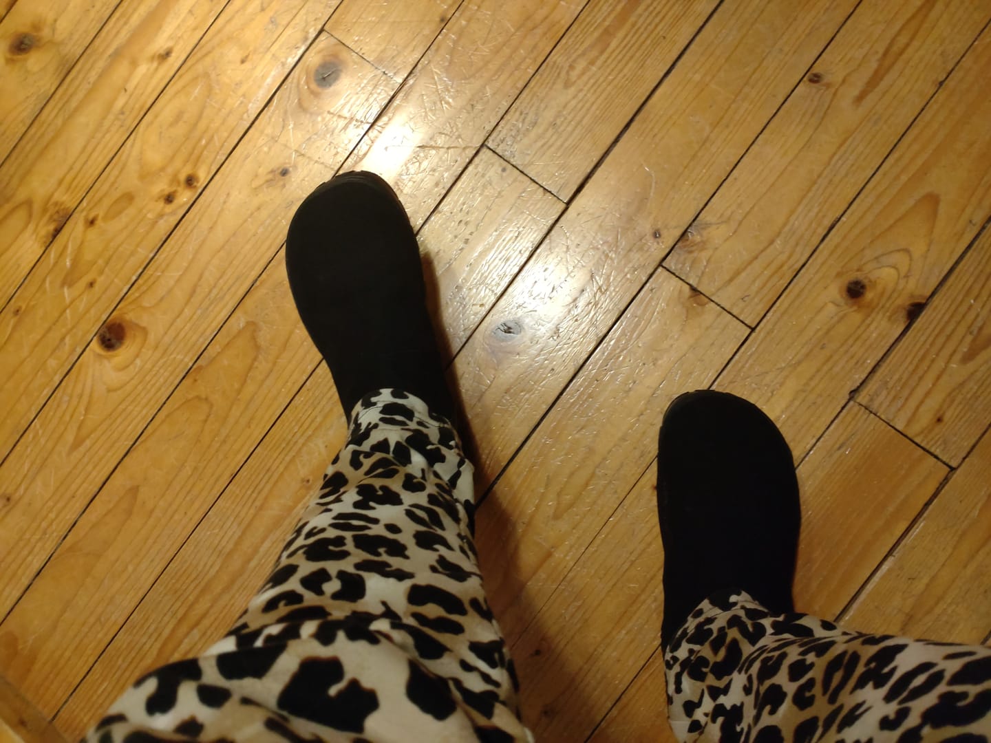 Customer photo review of Vaistoa Kajo | Barefoot Chelsea Boots