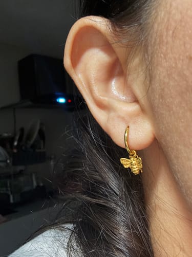 Customer photo review of Aretes Beecuff