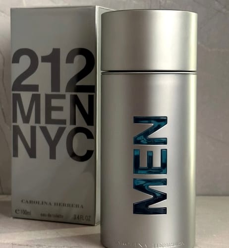 Customer photo review of Carolina Herrera 212 NYC Eau de Toilette Spray for Men