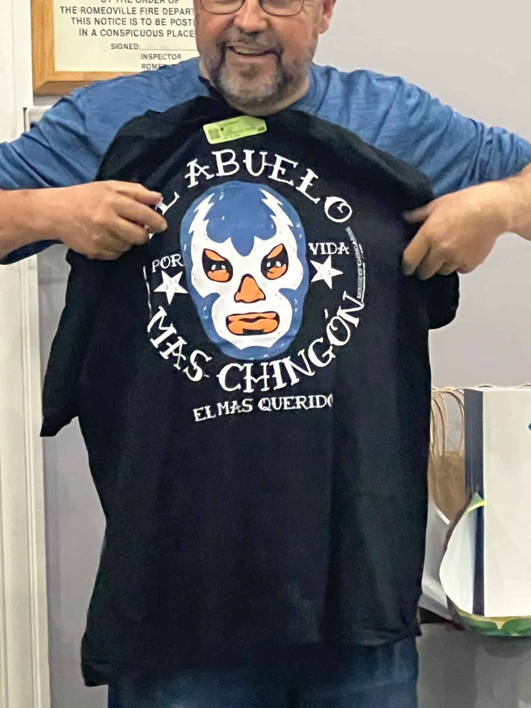 Customer photo review of El Abuelo Mas Chingón OG T-Shirt