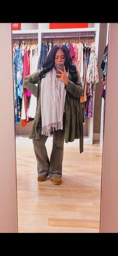 Customer photo review of Janet Collection Melt Glueless Human Hair Mix 360 HD 13x6 Frontal Lace Wig - TUPI