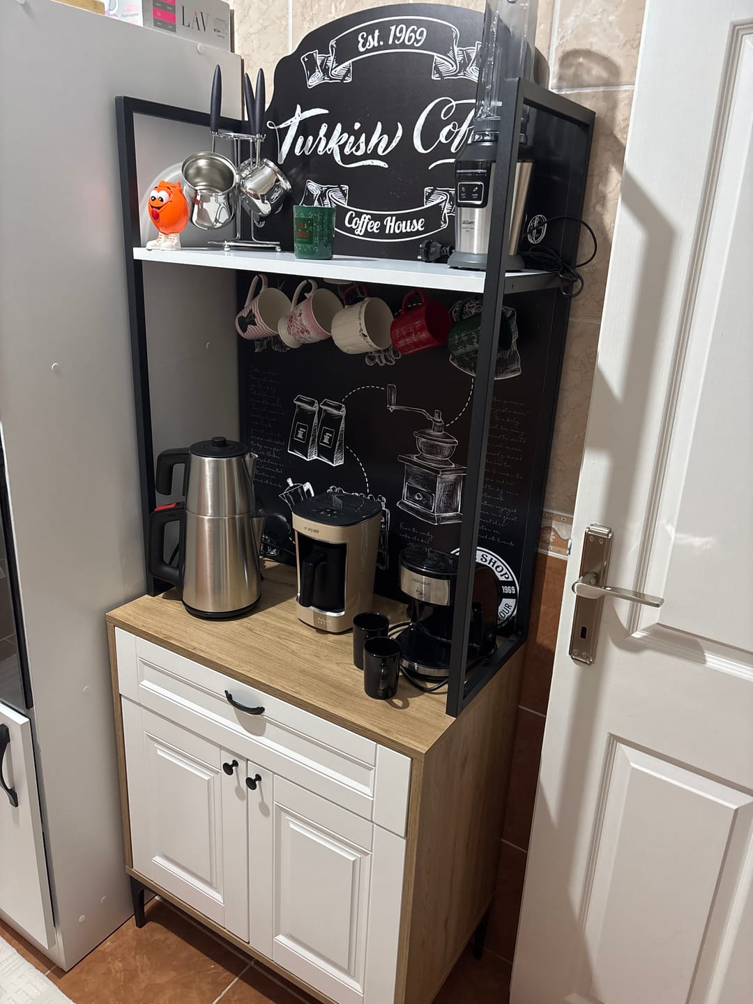 Customer photo review of Rani JE158 Işıklı Kahve Köşesi Membran Kapaklı Çekmeceli Çok Amaçlı Mutfak Dolabı Sepet Ceviz - Beyaz