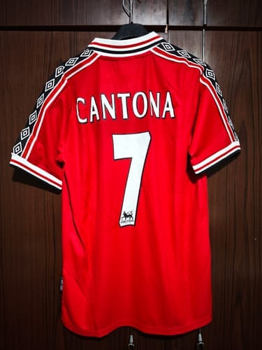 Customer photo review of Camiseta Manchester United Retro 98/99