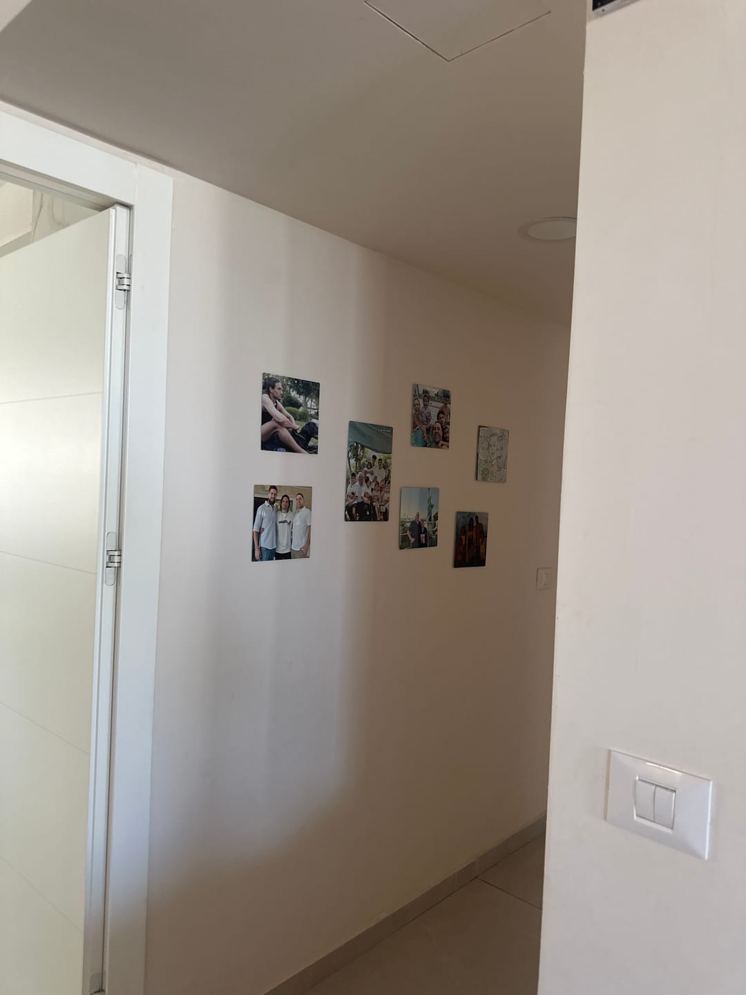 Customer photo review of קיר תמונות מתמגנטות