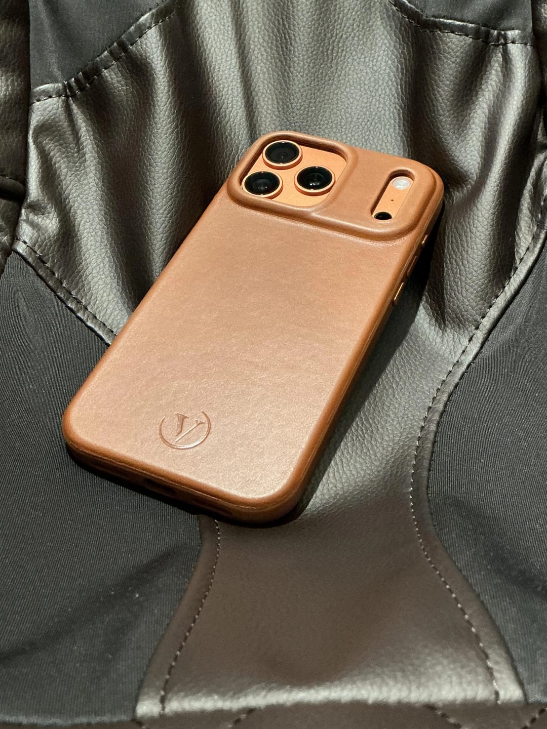 Customer photo review of iPhone 17 Series Elite Leather Case