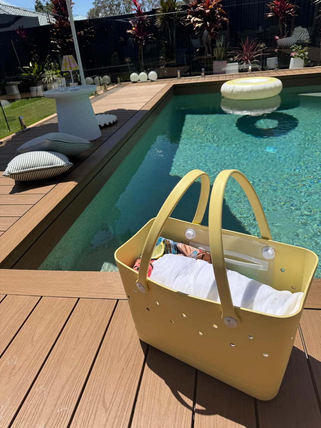 Customer photo review of Maxi Tribe Bag in Beach Butter
