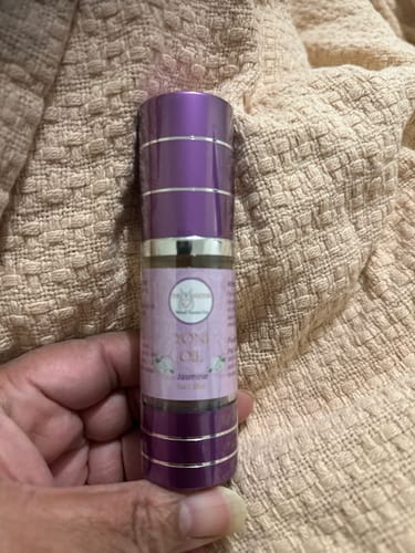 Customer photo review of PRETTY V YONI OIL  "Keep It Moisturized" - Herbal Yoni Oil