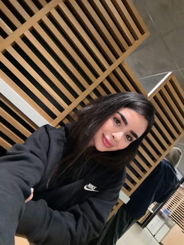 Customer photo review of KosmaLash® | Sérum Crecimiento & Anticaída