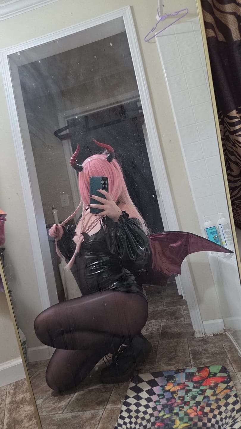Customer photo review of Cosplay Little Devil Costume Set KO60 （6-Piece Set）
