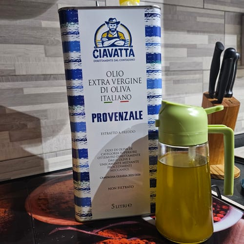 Customer photo review of Olio di Oliva che non pizzica in gola Latta da 5 litri  in offerta