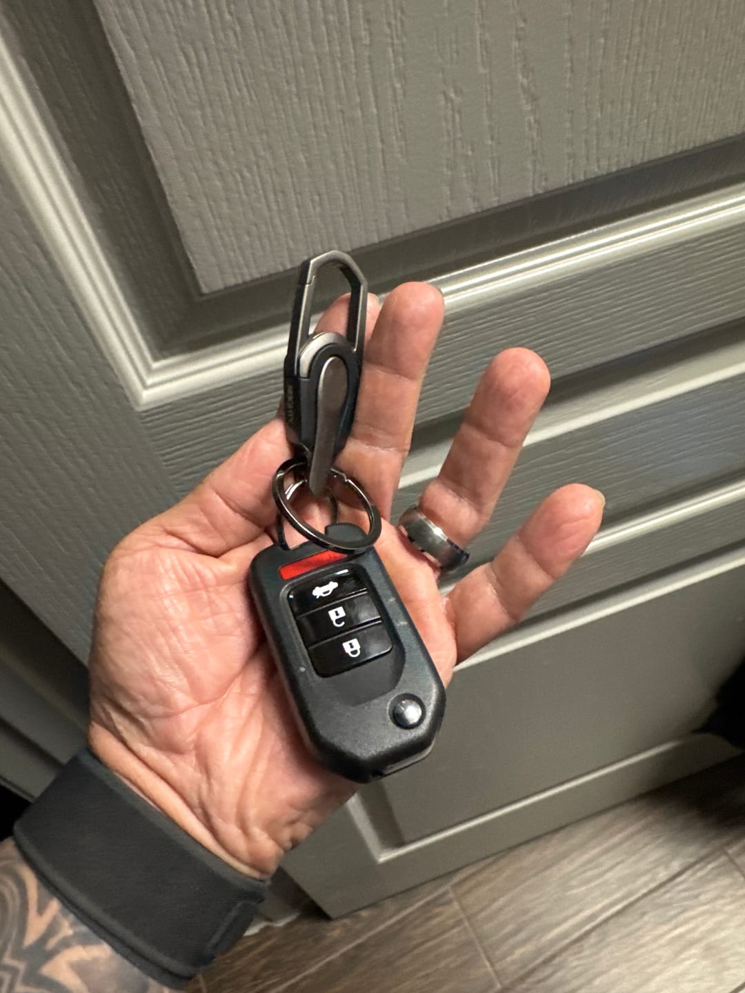 Customer photo review of 80Eighty® Zinc Alloy Keychain