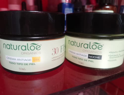 Customer photo review of Set Antiage Crema día SPF30 + Crema/Gel Noche