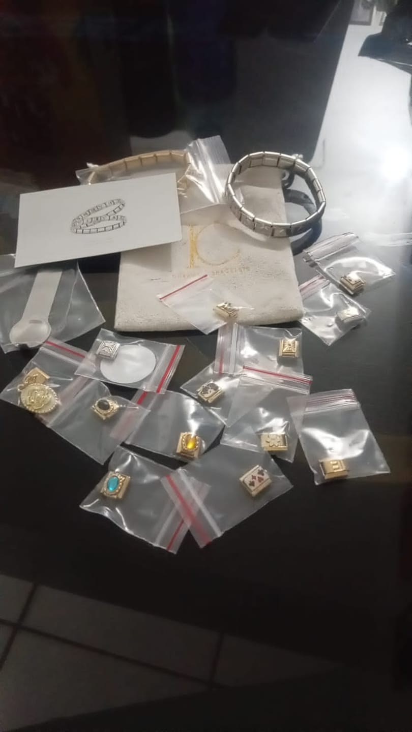Customer photo review of Charm Huella