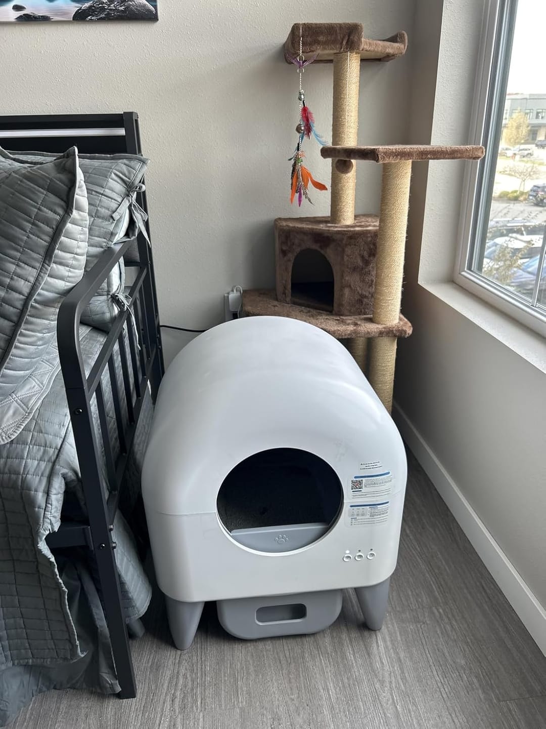 Customer photo review of Cumrige M4 Self-Cleaning Litter Box | Smart Odor-Control Automatic Cat Litter Box