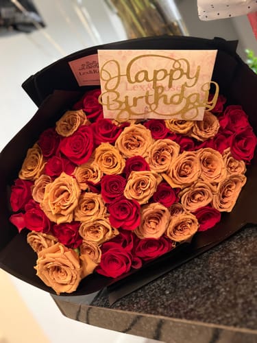Customer photo review of Cappuccino & Red Rose Bouquet