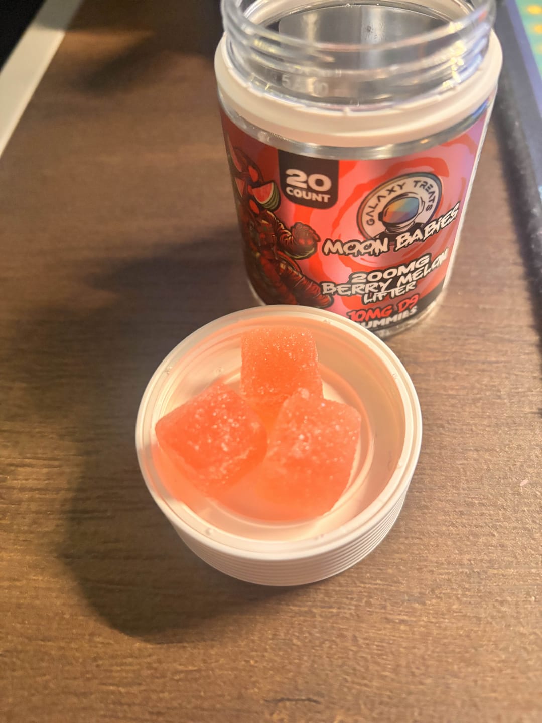 Customer photo review of Berry Melon Lifter D9 Gummies