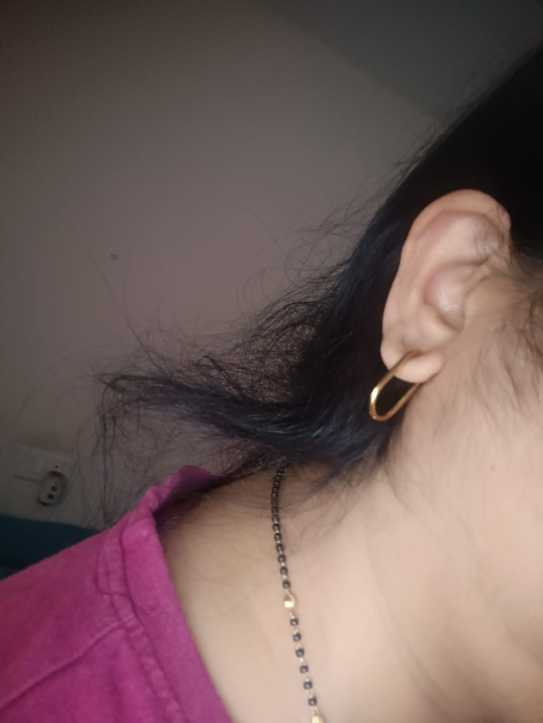 Customer photo review of Plain Oval Hoop Earrings