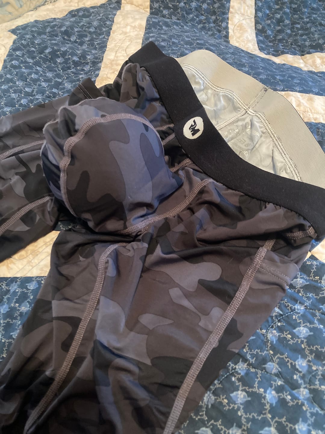 Customer photo review of Nylon 28in Leggings No Fly 1pk Gray Camo