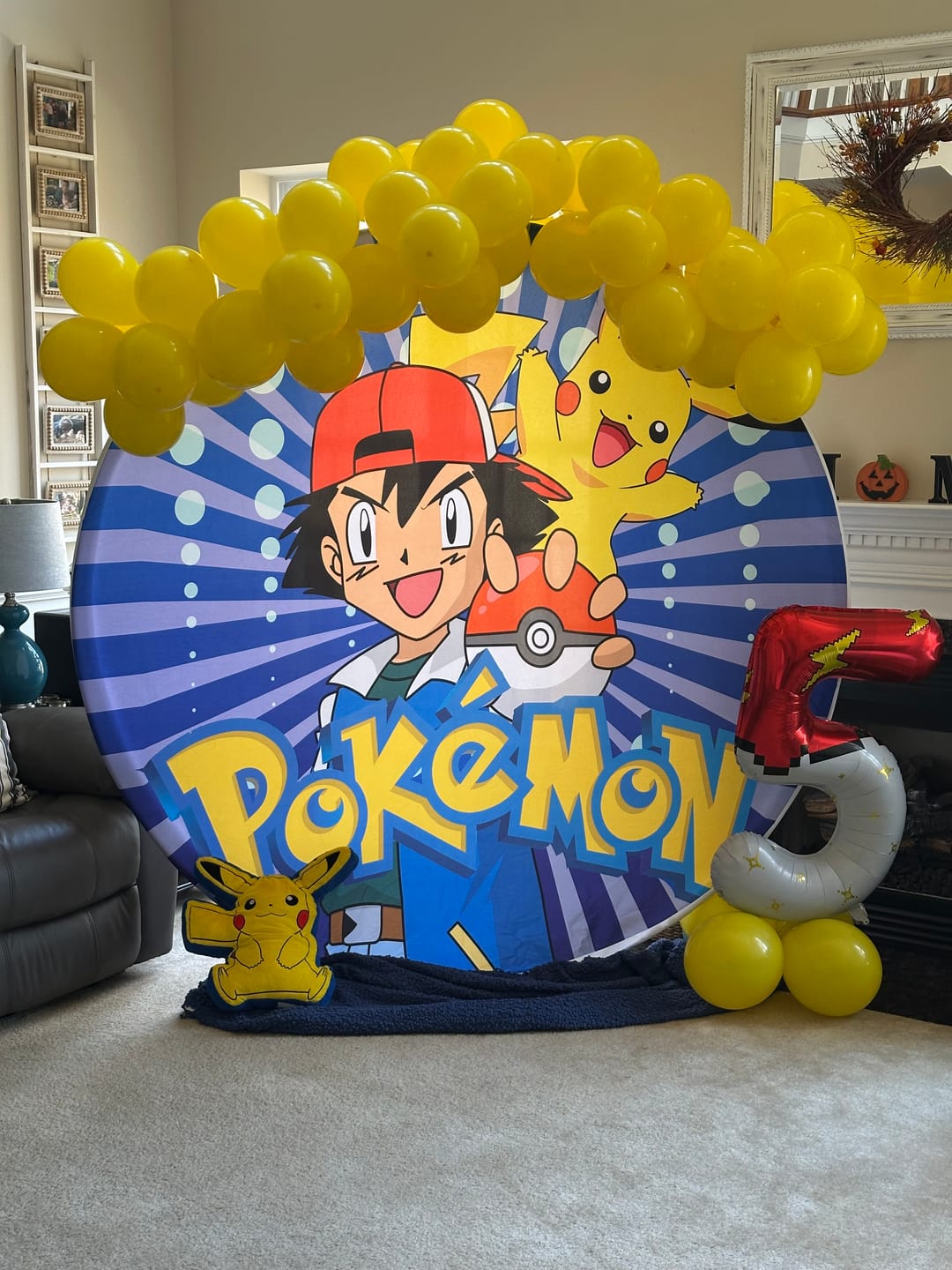 Customer photo review of Cartoon Party Round Backdrop Circle Background Boy Birthday Photo Studio Decor Cylinder Plinth Covers