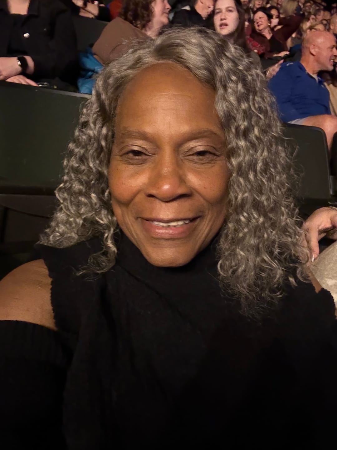 Customer photo review of Luvwin 13x4 Salt And Pepper Wand Curly Glueless Gray Color Pre-Cut Lace Wig