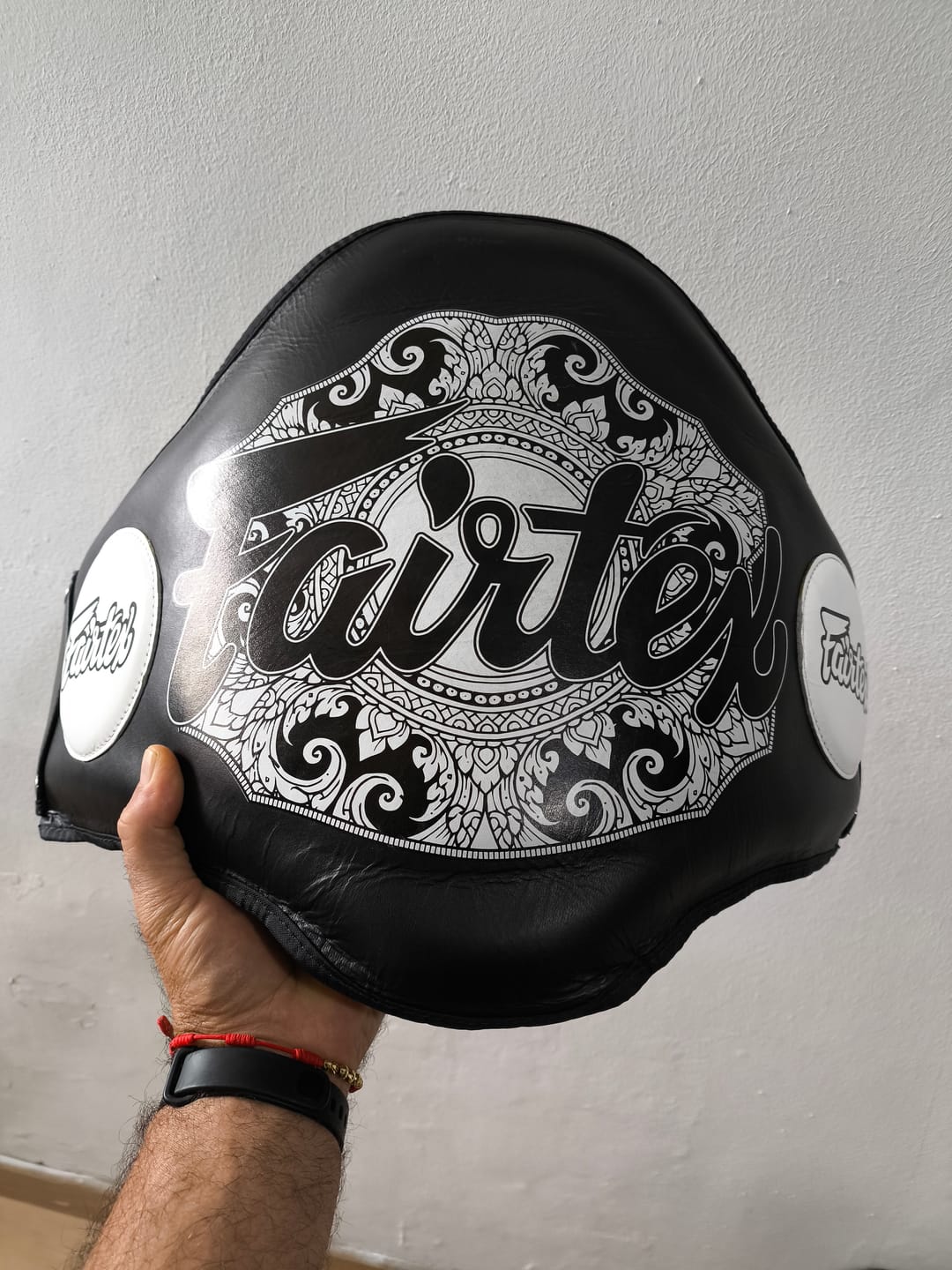 Customer photo review of Fairtex BPV2 Light-Weight Belly Pad Muay Thai Trainers Protective Guard for Boxing, MMA, Muay Thai Training