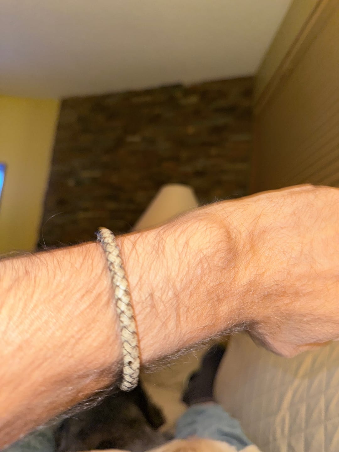Customer photo review of Vertig Leather Bracelet Vintage White