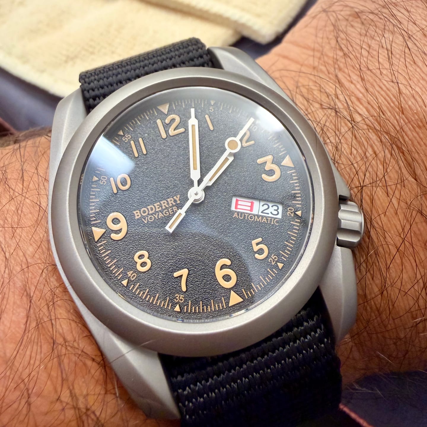 Customer photo review of VOYAGER - 100M Waterproof Titanium Automatic Field Watch | Volcanic Gray-Day,Date