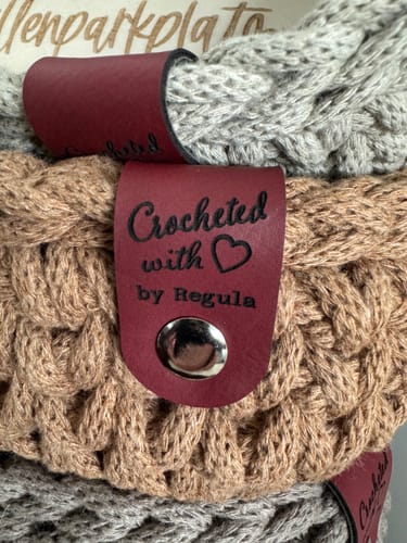 Customer photo review of Kunstleder-Labels mit Chicago Screws - Personalisierte Labels