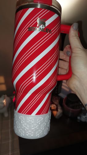 Customer photo review of WHITE SHIMMER SNOWFLAKES Tumbler Boot -fits 20-40oz New!