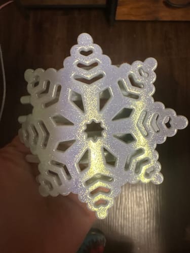 Customer photo review of Teleties Snowflake Flat Hair Clip