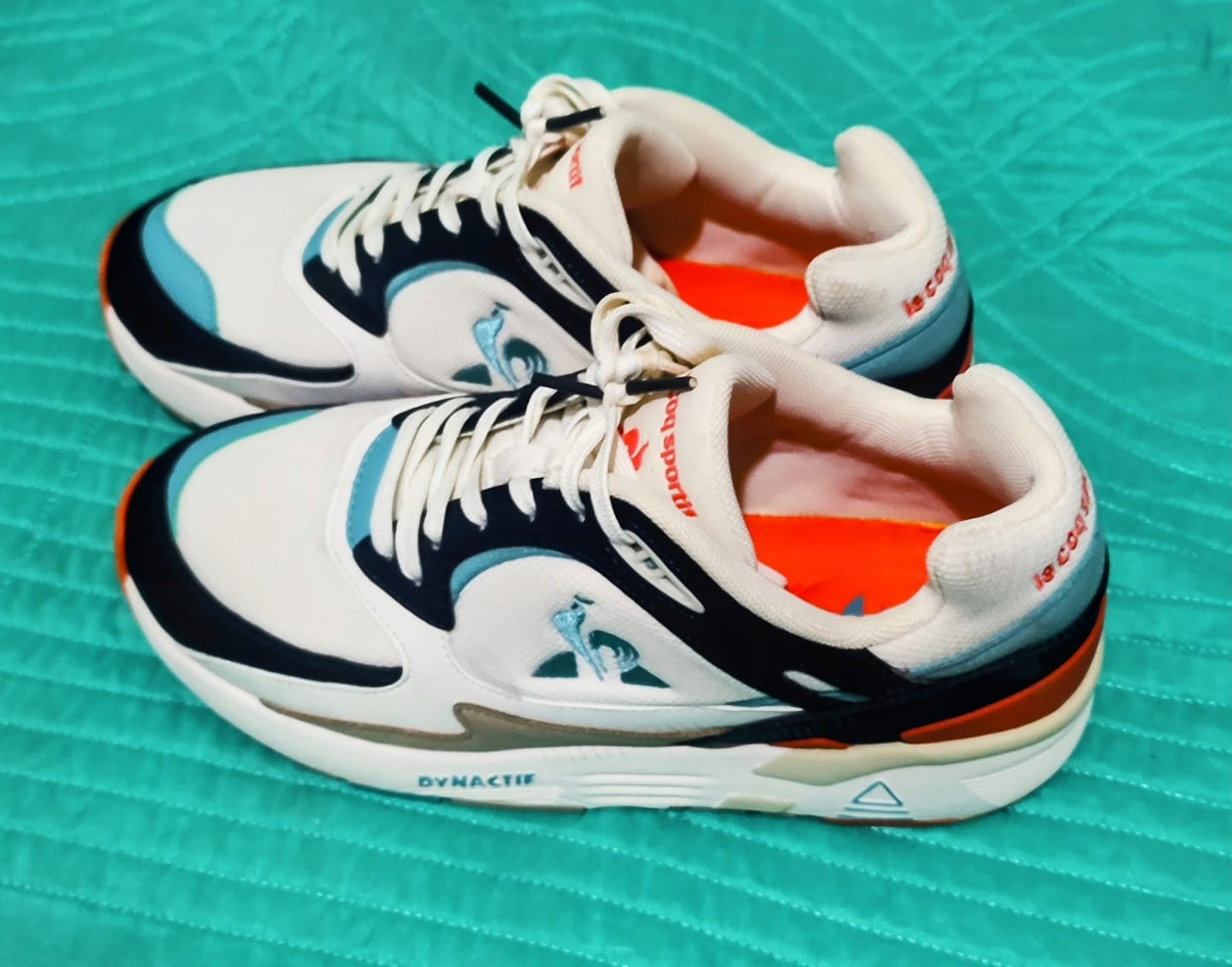 Customer photo review of Zapatillas Le Coq Sportif R1100 Pop Blanco Azul Celeste