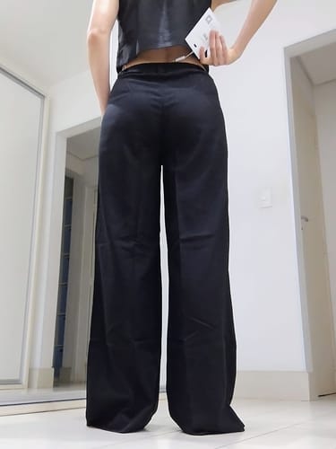 Gabriela S. review of Calça Pantalona Graviola Preta image 1 out of 2