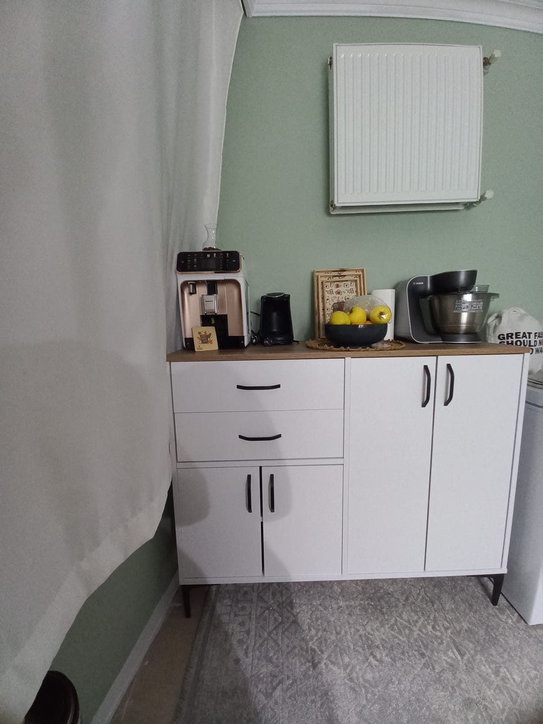 Customer photo review of Rani JE210 Kahve Köşesi Çok Amaçlı Dolap 4 Kapaklı 2 Çekmeceli Kiler Mutfak Dolabı Beyaz - Sepet Ceviz